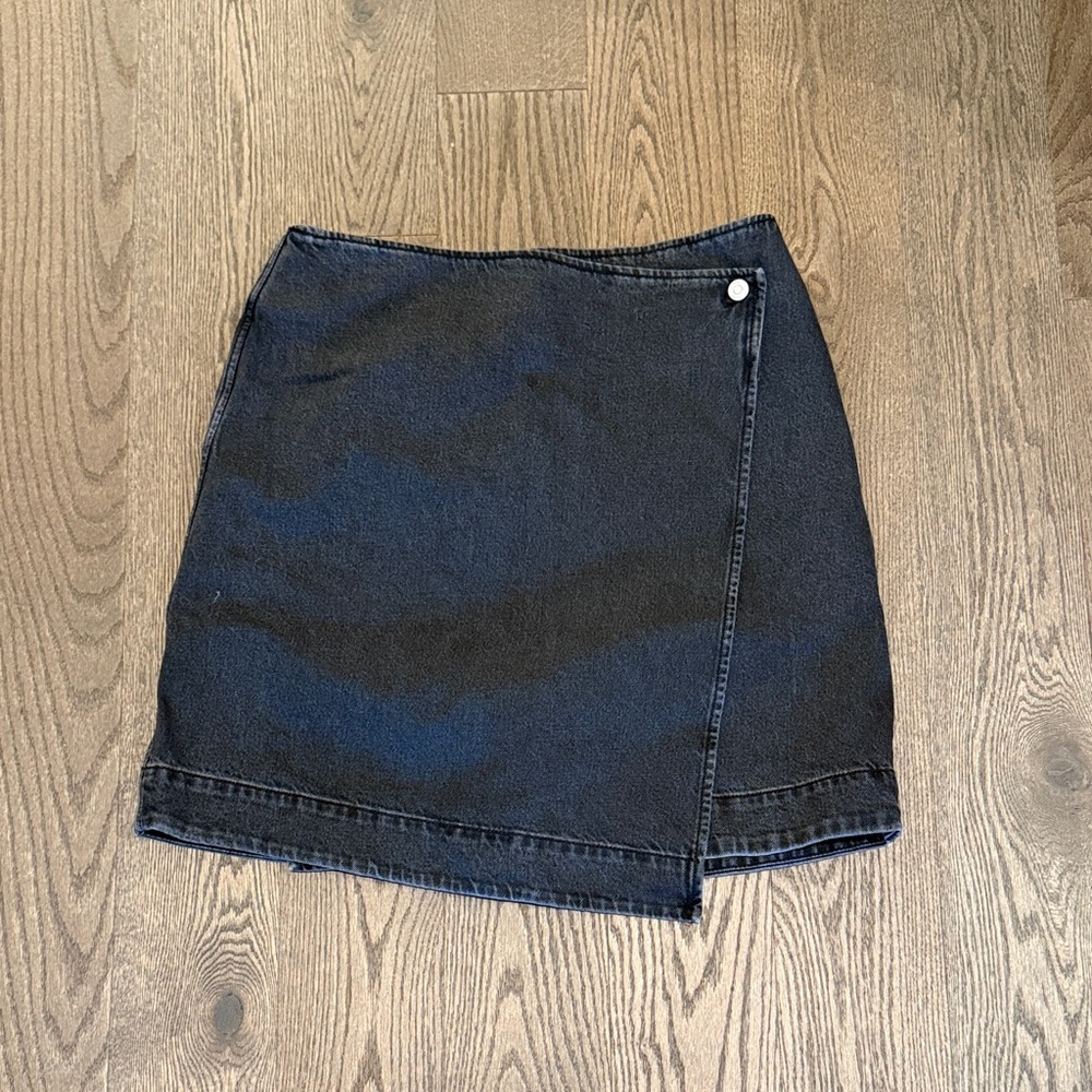 COS Black Mini Skirt